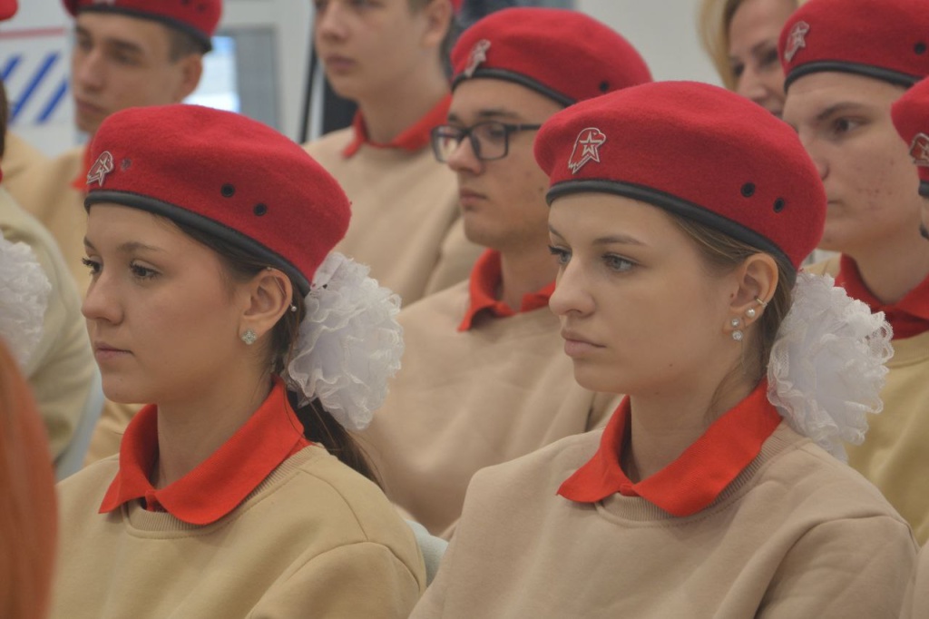 Председатель Воронежской гордумы Герой России провёл Уроки Мужества для школьников