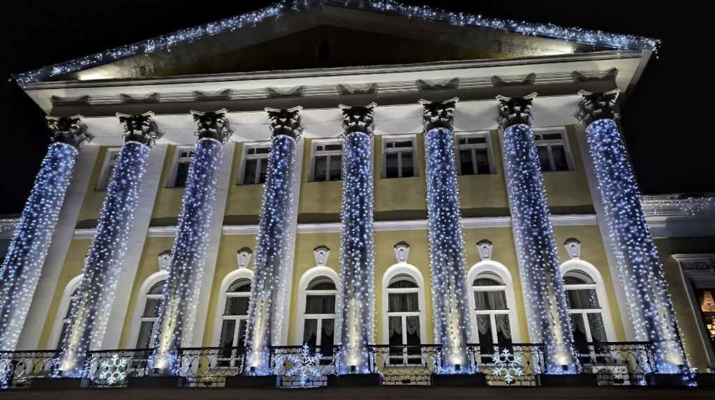 Костромская область преображается к праздникам: как конкурс губернатора создал 170 новогодних площадок и объединил регион