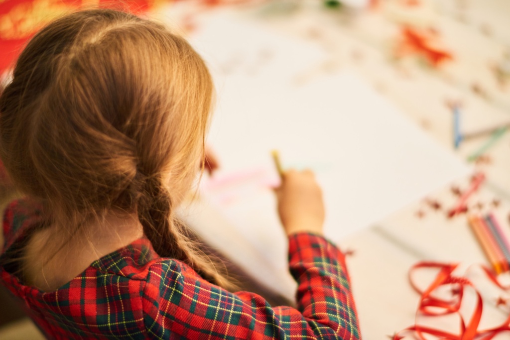 В линейном отделе МВД станции Иланская Красноярского края прошёл этап конкурса детских рисунков "Мои родители работают в полиции"