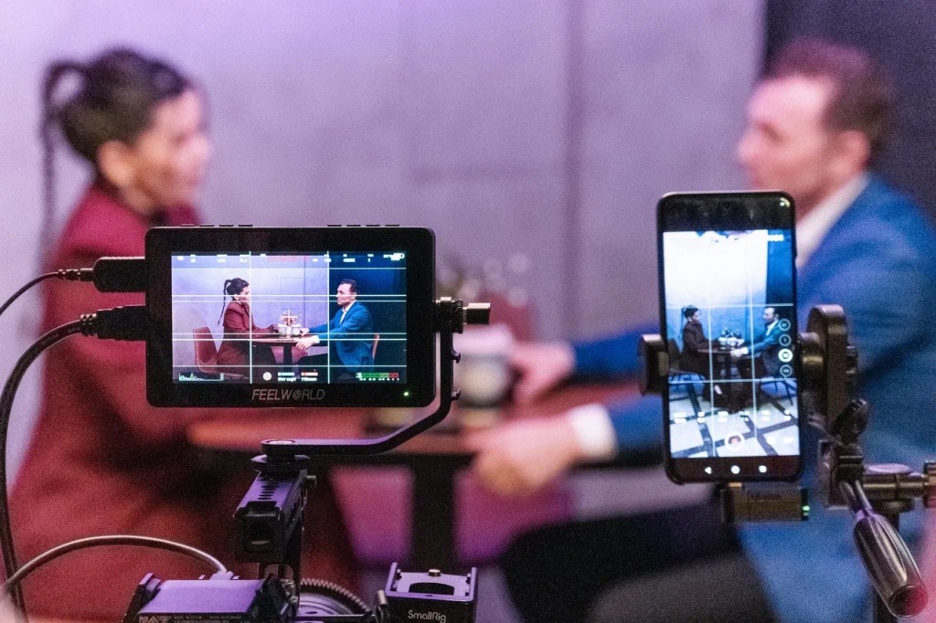 В России впервые снимается сериал одновременно в вертикальном и горизонтальном формате