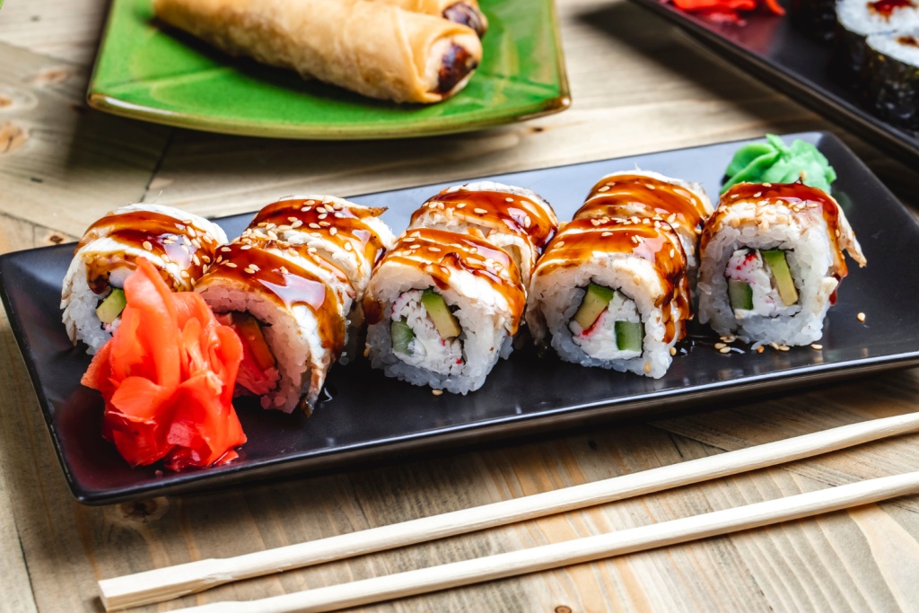 В Самаре девушка умерла после ужина роллами. Возбуждено уголовное дело