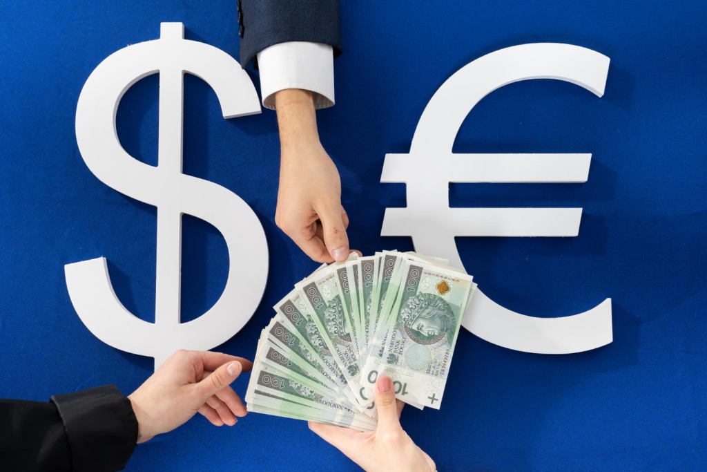 Путин заявил о росте недоверия к западным валютам