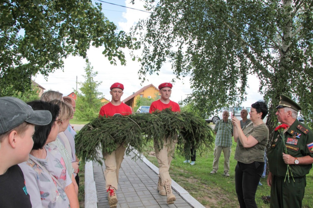 В Коломне почтили память советского лётчика Александра Маслова В Коломне почтили память советского лётчика Александра Маслова