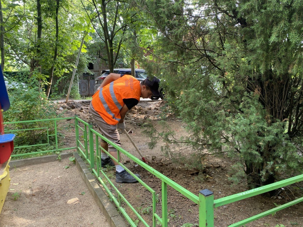 В подмосковном Пушкино по просьбе жителей отремонтировали детскую площадку