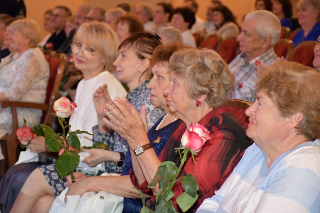 85 лет на страже здоровья защитников Отечества: председатель Ивановской гордумы поздравил военных медиков с профессиональным праздником