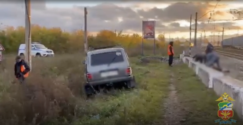 Смертельное ЧП на железной дороге в Канске: транспортные полицейские продолжают выяснять причины гибели мужчины под колёсами поезда