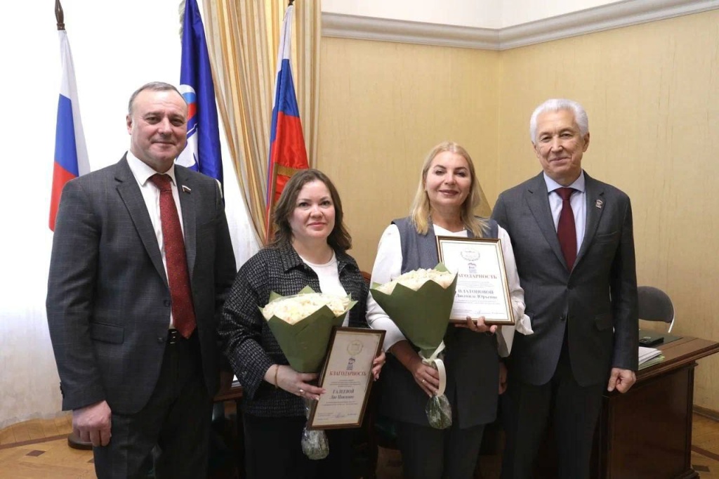 Героини из Бугуруслана: воспитатели, которые спасли детей от вооружённого преступника получили государственные награды Героини из Бугуруслана: воспитатели, которые спасли детей от вооружённого преступника получили государственные награды