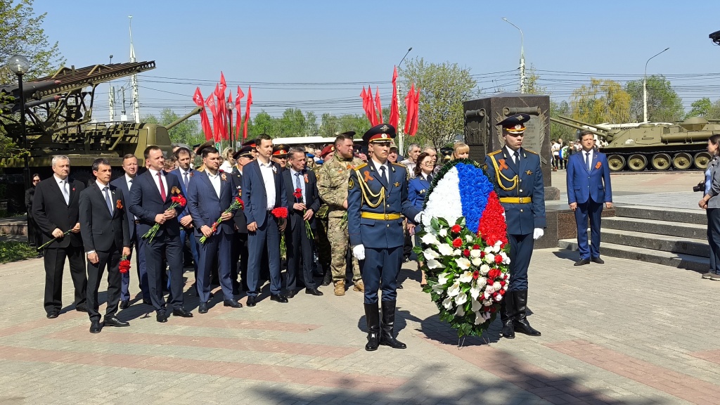 Воронежские депутаты почтили память защитников Отечества в канун Дня Победы