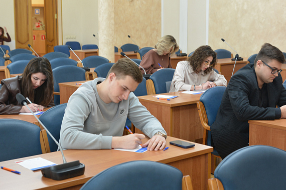 Андрей Дьяченко поддержал молодёжные инициативы: активисты Молодёжного совета участвуют в формировании народной программы «Единой России»