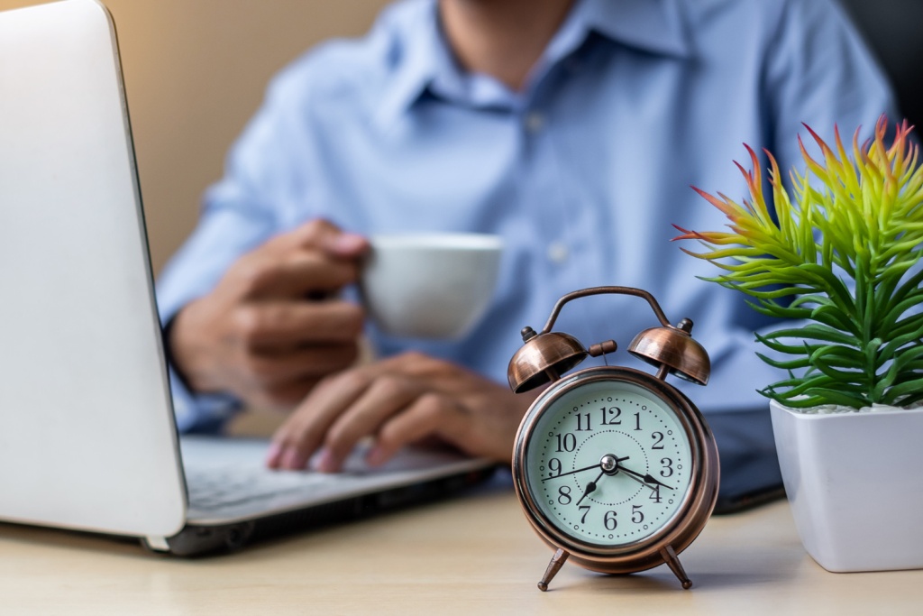 РБК: в РФ зафиксирован рекорд по длительности рабочего дня