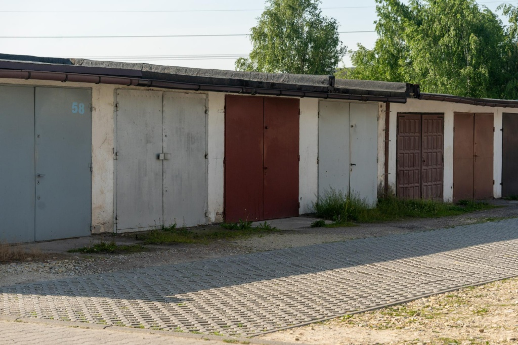 В Воронеже продолжили сносить незаконно установленные гаражи В Воронеже продолжили сносить незаконно установленные гаражи