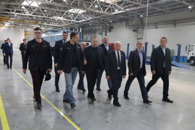 Депутаты Заксобрания Ульяновской области посетили промышленную площадку УАЗ