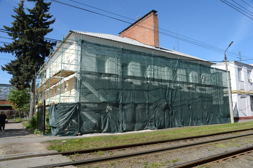 В Коломне продолжается капремонт дома, который имеет статус объекта культурного наследия