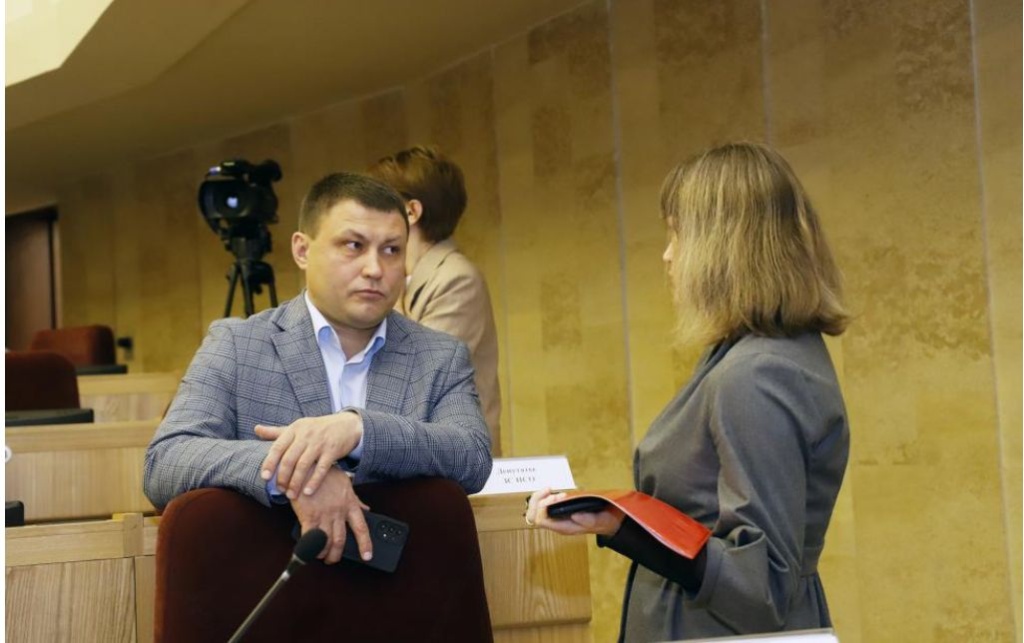 Депутаты ЗАКСа Новосибирской области заслушали доклад министра финансов региона об исполнении бюджета за 2023 год