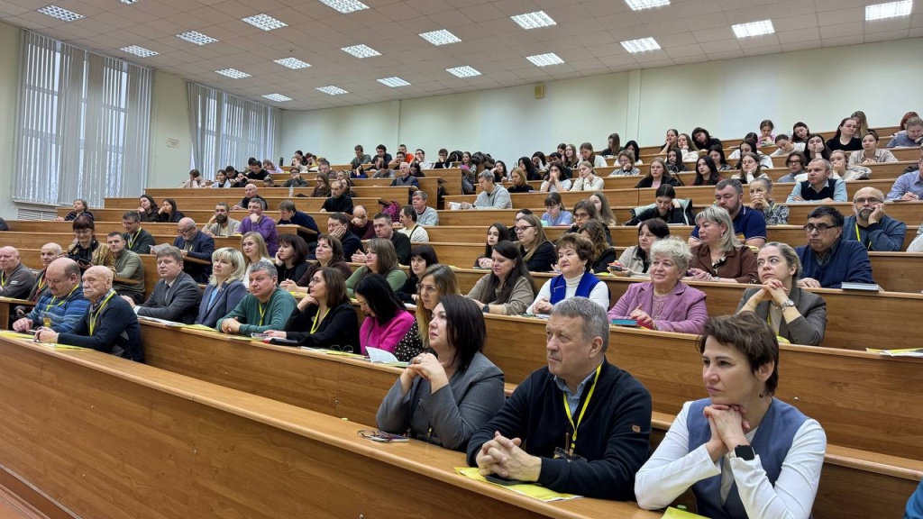 В Костроме прошёл 4-й Межрегиональный форум пчеловодов, собравший свыше 150 экспертов, производителей и переработчиков