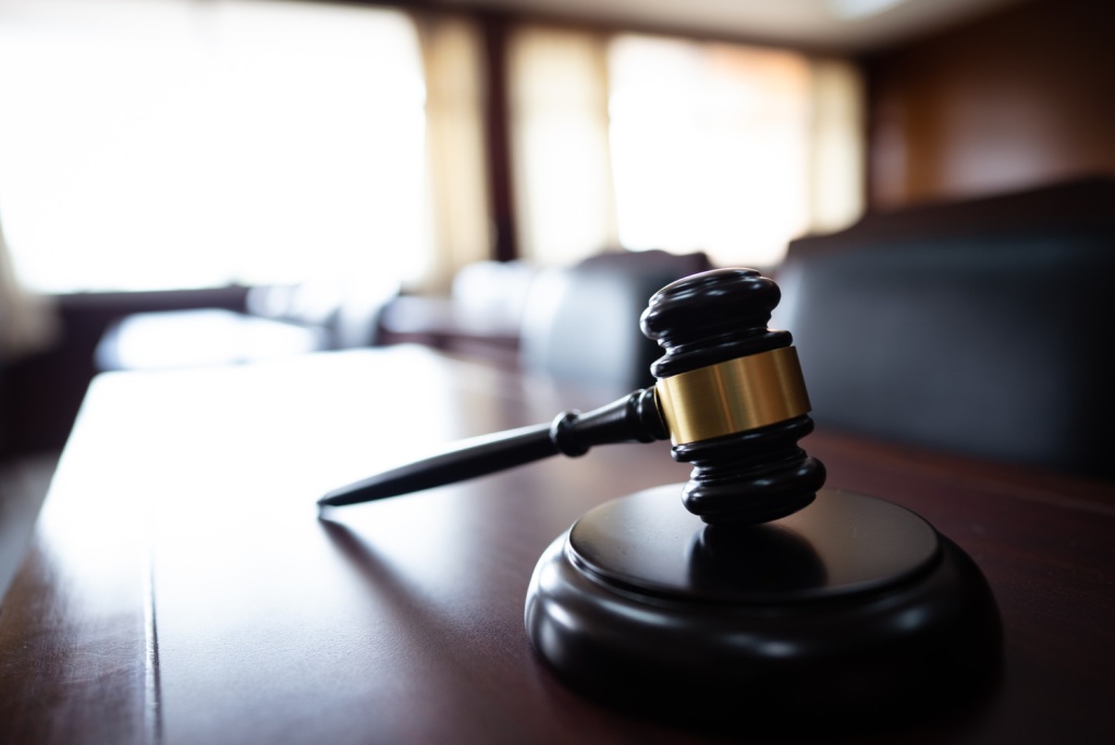 В Оренбурге мужчину будут судить за взятку сотруднику пограничного управления