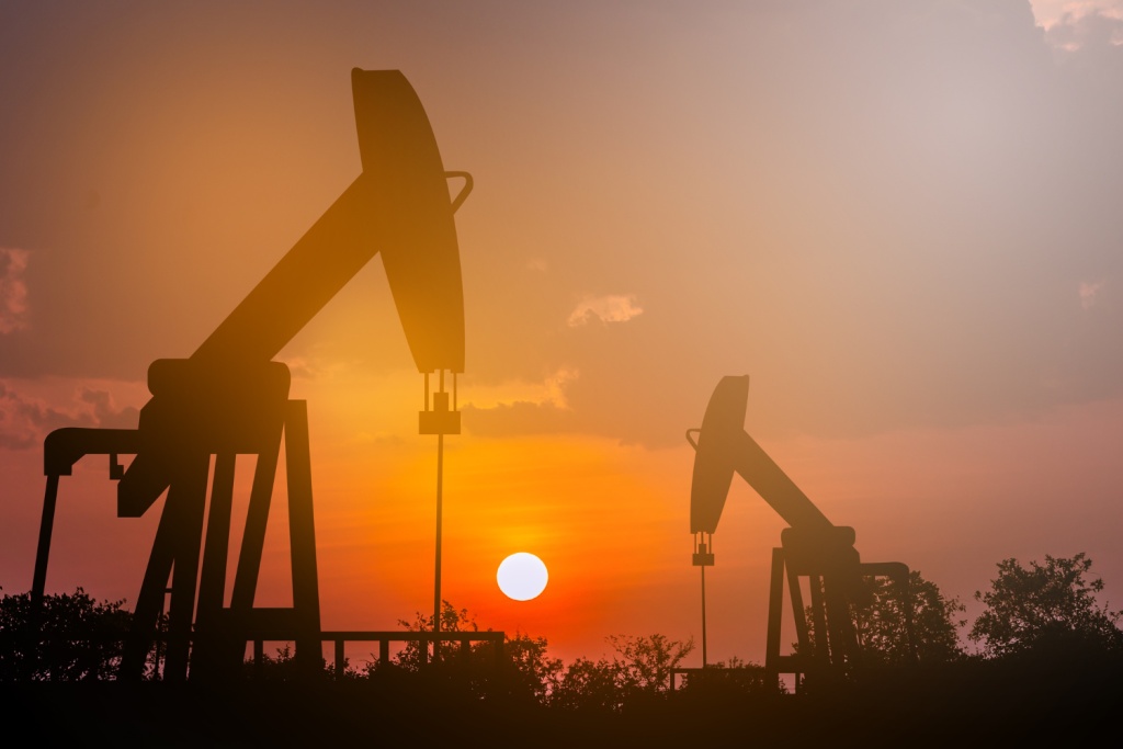Цены на нефть растут: рынок реагирует на риски в Ормузском проливе Цены на нефть растут: рынок реагирует на риски в Ормузском проливе