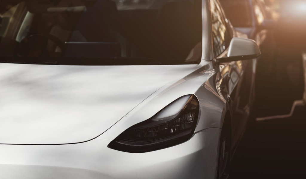 Tesla интегрирует Starlink в роботакси