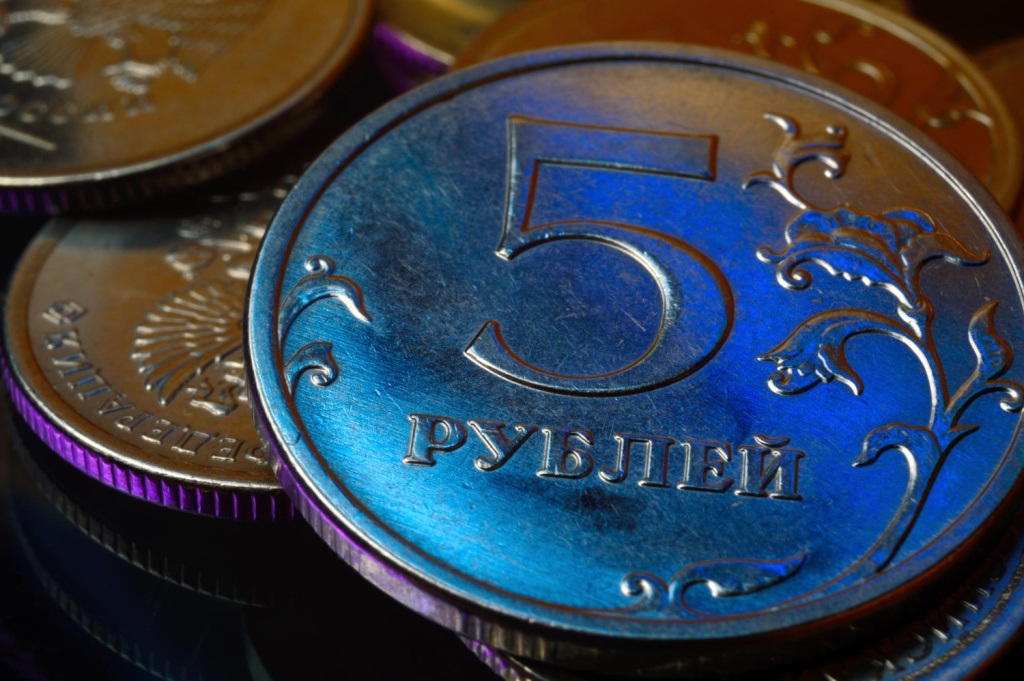 «Ведомости»: кабмин настаивает на введении штрафов за непродажу валютной выручки